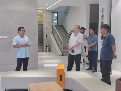 聚焦双向赋能,深化产教融合 --校党委书记穆瑞杰带队赴丰源和普调研推进猪生物育种研究院建设